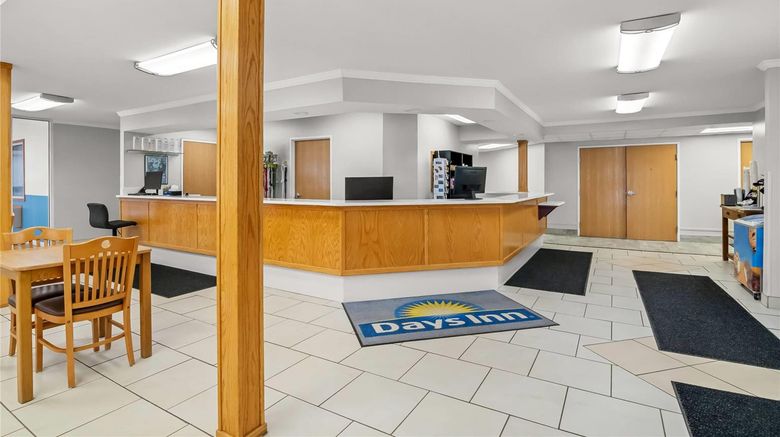 <b>Days Inn Imlay City Lobby</b>. Images powered by <a href="https://iceportal.shijigroup.com/" title="IcePortal" target="_blank">IcePortal</a>.