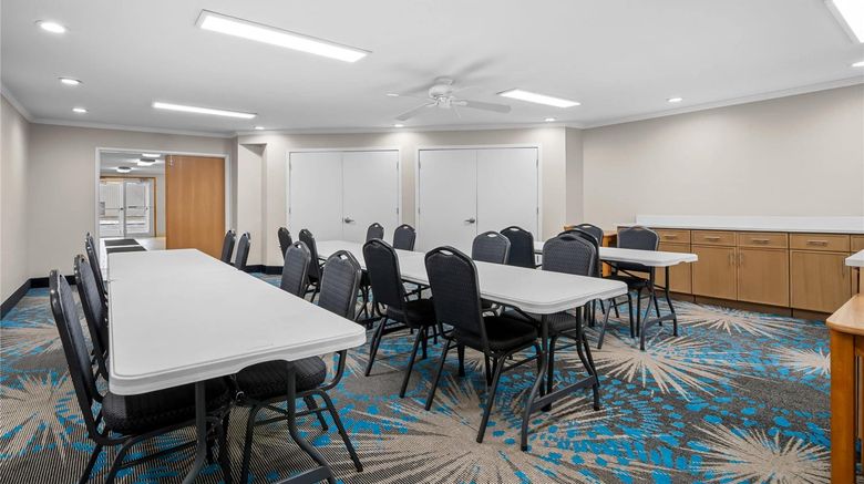 <b>Days Inn Imlay City Meeting</b>. Images powered by <a href="https://iceportal.shijigroup.com/" title="IcePortal" target="_blank">IcePortal</a>.