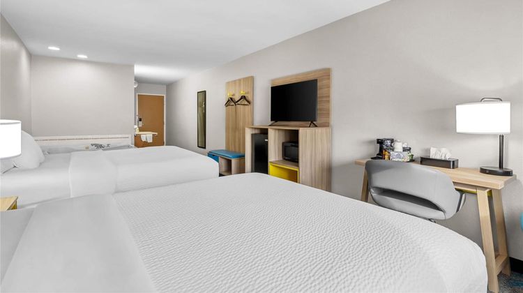 Days Inn Imlay City Suite