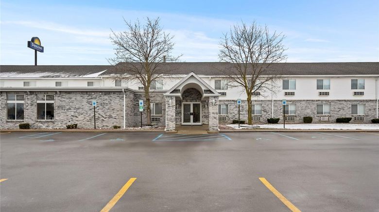 <b>Days Inn Imlay City Exterior</b>. Images powered by <a href="https://iceportal.shijigroup.com/" title="IcePortal" target="_blank">IcePortal</a>.