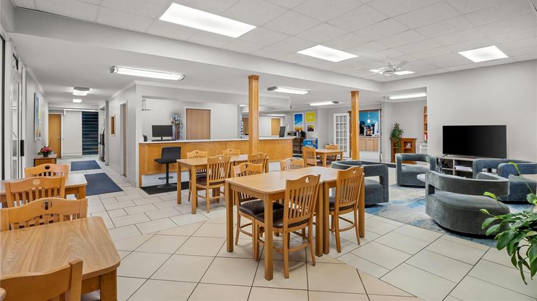 <b>Days Inn Imlay City Restaurant</b>. Images powered by <a href="https://iceportal.shijigroup.com/" title="IcePortal" target="_blank">IcePortal</a>.