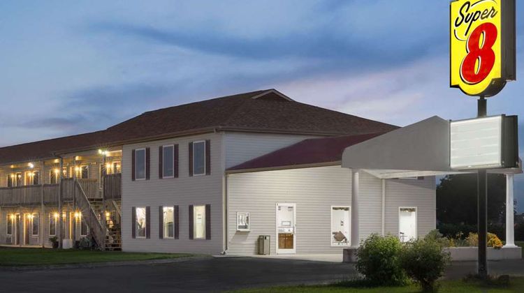 Super 8 Whiteville Exterior