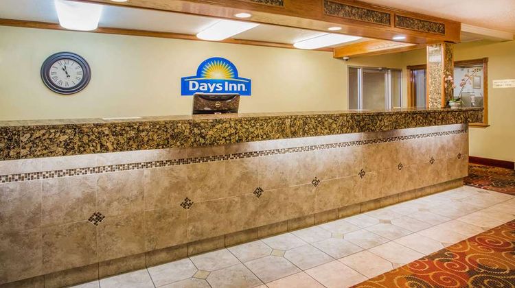 Days Inn Yakima Lobby