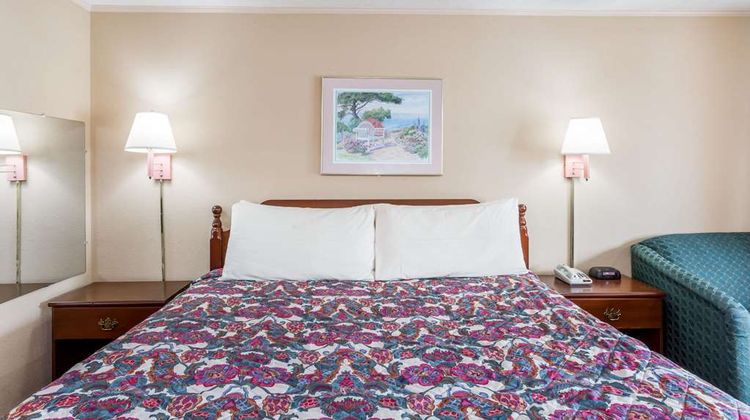 Travelodge Ridgeway Martinsville Area Room