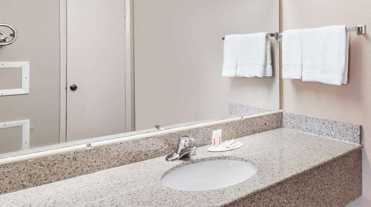 Travelodge Ridgeway Martinsville Area Room