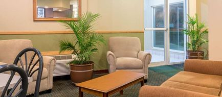 Super 8 Beresford Lobby
