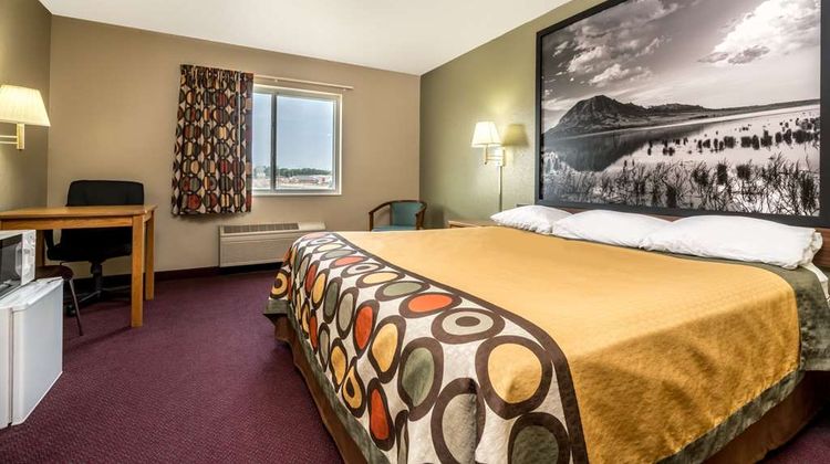 Super 8 Beresford Room