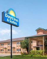 Days Inn & Suites Wichita