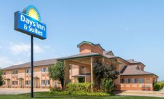 Days Inn & Suites Wichita