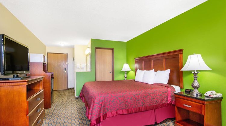 Days Inn & Suites Wichita Room