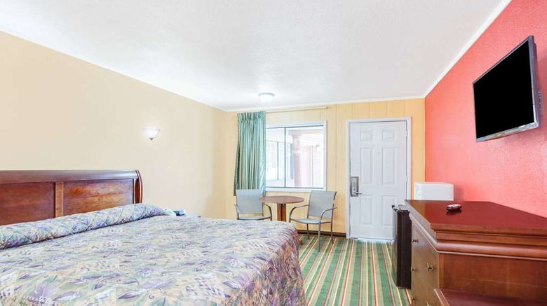 <b>Knights Inn Paris Room</b>. Images powered by <a href="https://iceportal.shijigroup.com/" title="IcePortal" target="_blank">IcePortal</a>.