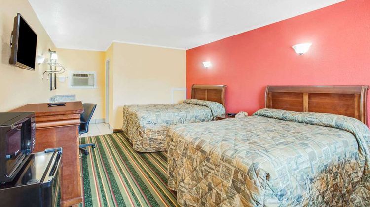 Knights Inn Paris Room