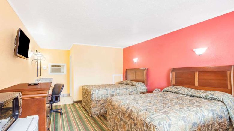 <b>Knights Inn Paris Room</b>. Images powered by <a href="https://iceportal.shijigroup.com/" title="IcePortal" target="_blank">IcePortal</a>.
