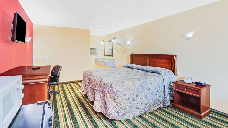 Knights Inn Paris Room