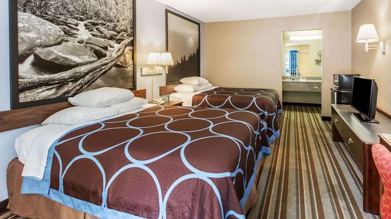 <b>Super 8 Caryville Room</b>. Images powered by <a href="https://iceportal.shijigroup.com/" title="IcePortal" target="_blank">IcePortal</a>.