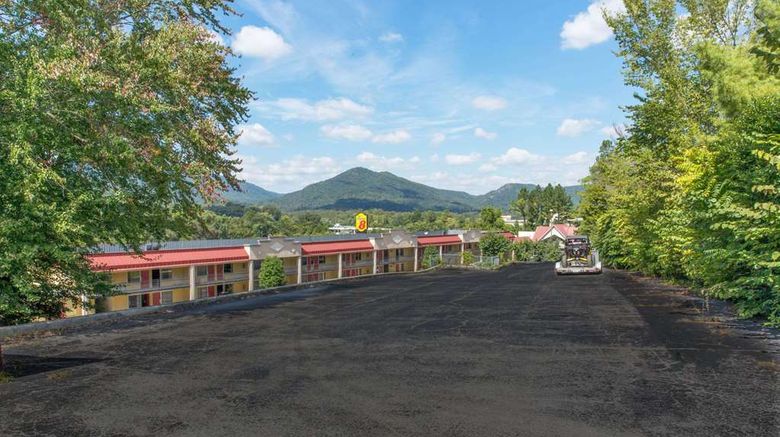 <b>Super 8 Caryville Exterior</b>. Images powered by <a href="https://iceportal.shijigroup.com/" title="IcePortal" target="_blank">IcePortal</a>.