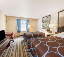 Super 8 Caryville Room