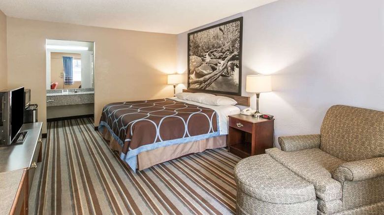 <b>Super 8 Caryville Room</b>. Images powered by <a href="https://iceportal.shijigroup.com/" title="IcePortal" target="_blank">IcePortal</a>.