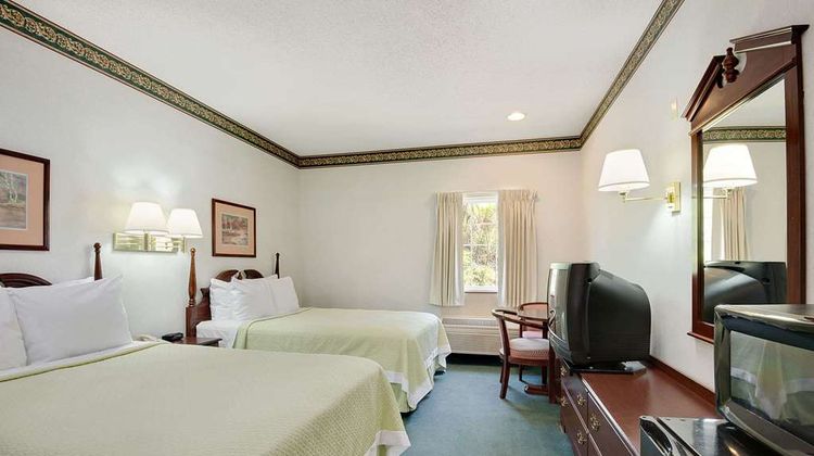 Days Inn Lisbon Room