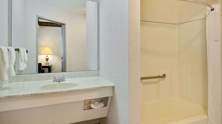 Days Inn Lisbon Room