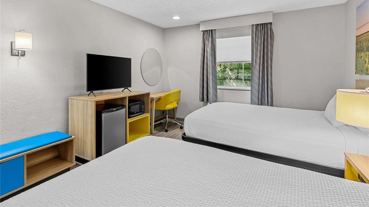 Days Inn Lisbon Room