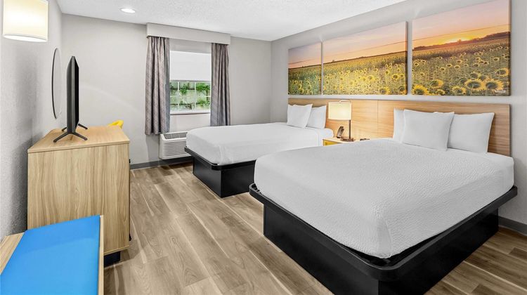 Days Inn Lisbon Room