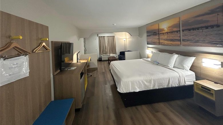 <b>Days Inn Royston Room</b>. Images powered by <a href="https://iceportal.shijigroup.com/" title="IcePortal" target="_blank">IcePortal</a>.