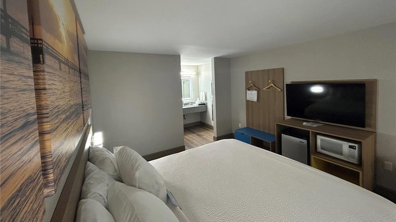 <b>Days Inn Royston Room</b>. Images powered by <a href="https://iceportal.shijigroup.com/" title="IcePortal" target="_blank">IcePortal</a>.