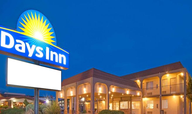 Tree Inn & Suites Albuquerque Exterior