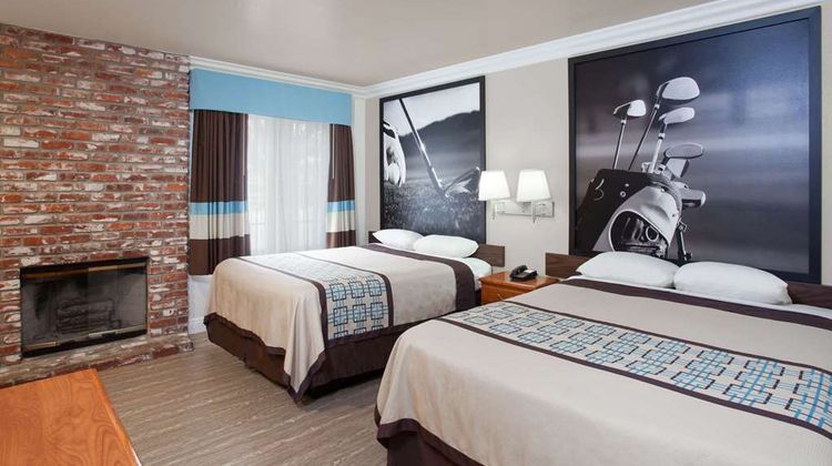 Super 8 Santa Clarita/Valencia Room