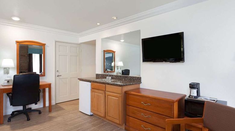 <b>Super 8 Santa Clarita/Valencia Room</b>. Images powered by <a href="https://iceportal.shijigroup.com/" title="IcePortal" target="_blank">IcePortal</a>.