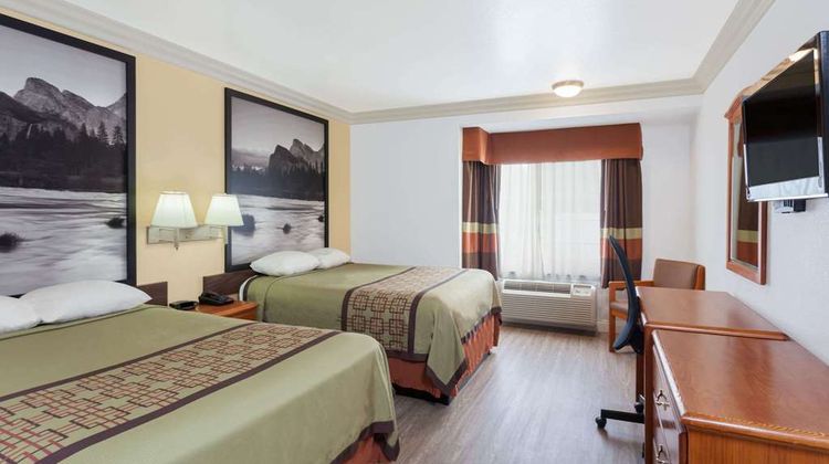 Super 8 Santa Clarita/Valencia Room