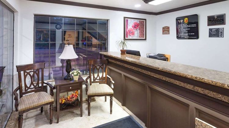 Super 8 Santa Clarita/Valencia Lobby
