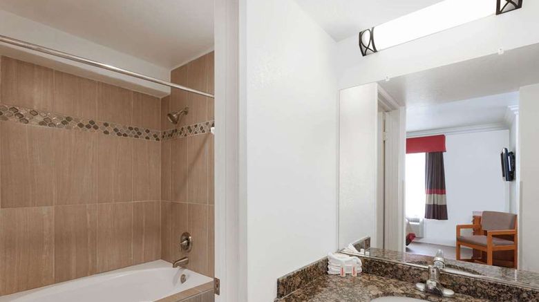 <b>Super 8 Santa Clarita/Valencia Room</b>. Images powered by <a href="https://iceportal.shijigroup.com/" title="IcePortal" target="_blank">IcePortal</a>.