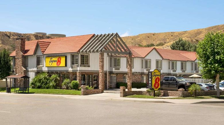 <b>Super 8 Santa Clarita/Valencia Exterior</b>. Images powered by <a href="https://iceportal.shijigroup.com/" title="IcePortal" target="_blank">IcePortal</a>.
