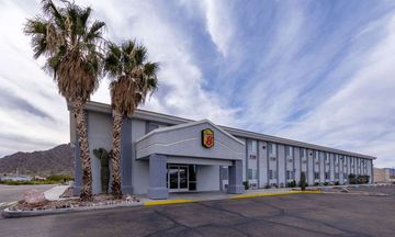 Super 8 Quartzsite