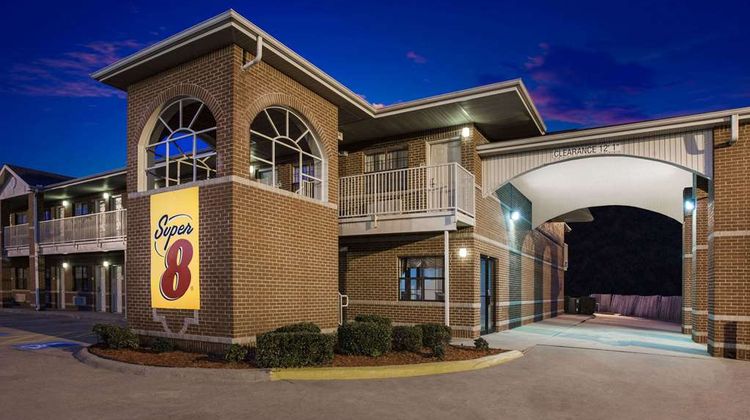 Super 8 Cabot Exterior