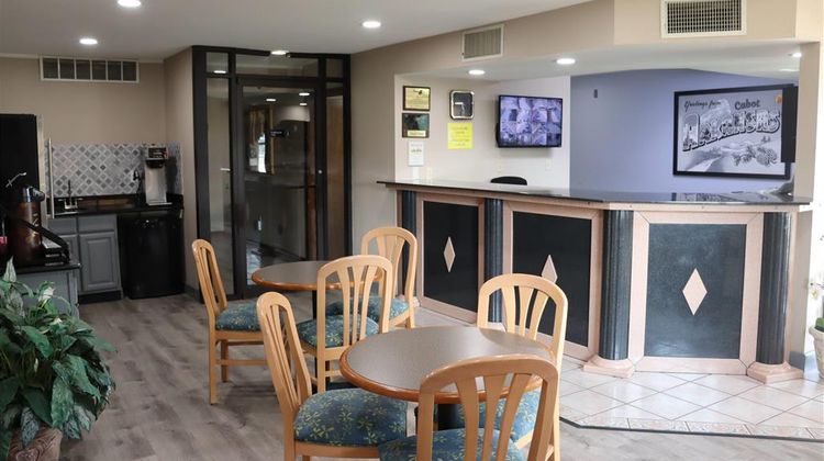 Super 8 Cabot Lobby