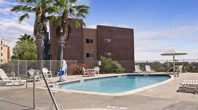 Days Inn Oceanside Pool