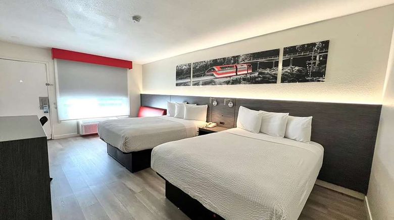 <b>Ramada Anaheim Convention Center Room</b>. Images powered by <a href="https://iceportal.shijigroup.com/" title="IcePortal" target="_blank">IcePortal</a>.