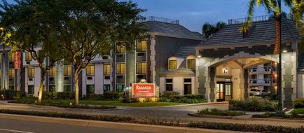 Ramada Anaheim Convention Center Exterior