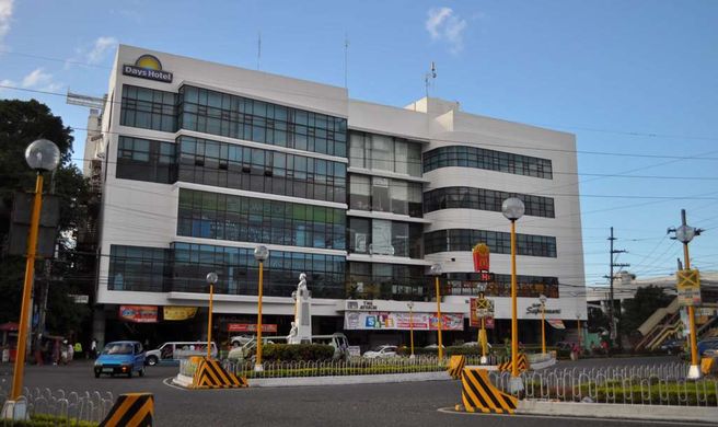 Days Hotel Iloilo Exterior