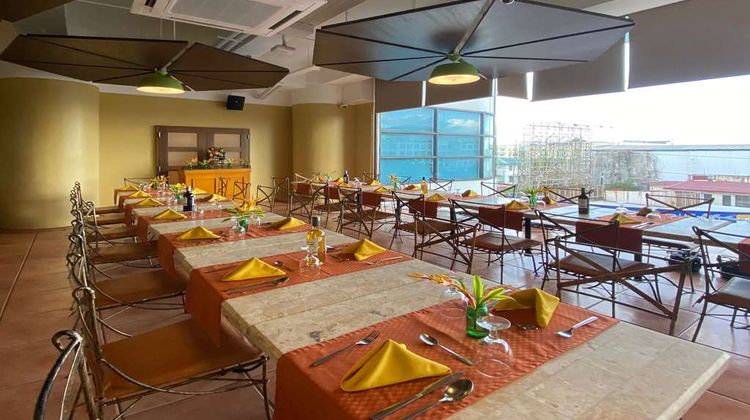 Days Hotel Iloilo Restaurant