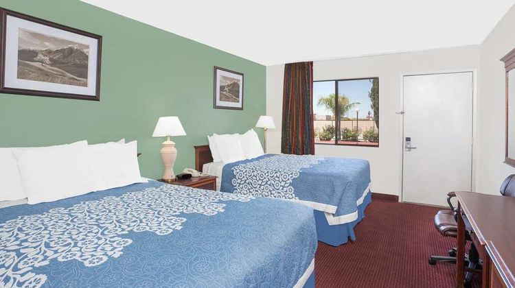Days Inn Lost Hills Room