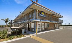 Days Inn Lost Hills