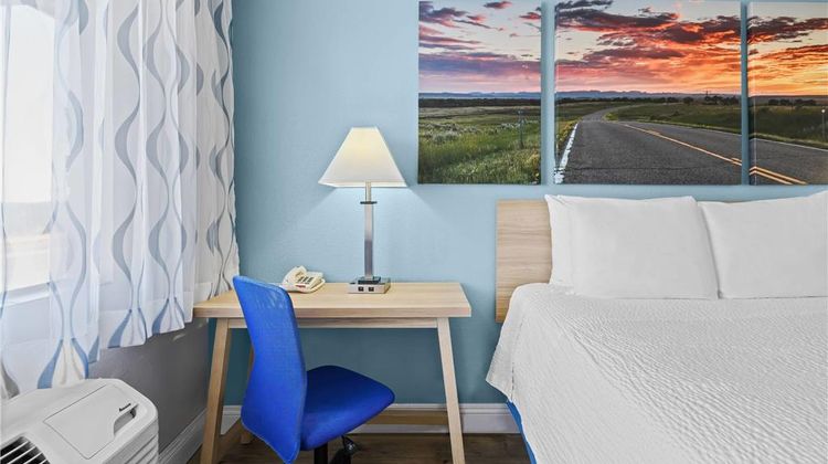 Days Inn Lost Hills Room