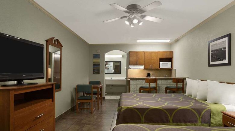<b>Super 8 South Padre Island Room</b>. Images powered by <a href="https://iceportal.shijigroup.com/" title="IcePortal" target="_blank">IcePortal</a>.