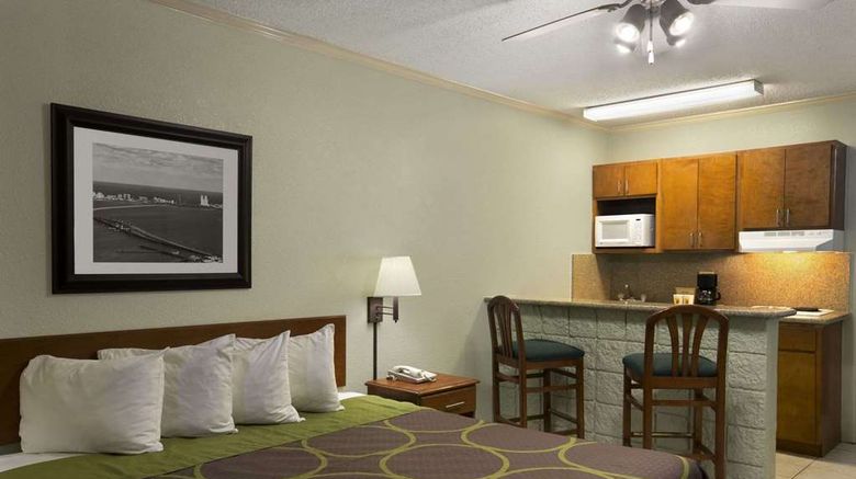 <b>Super 8 South Padre Island Room</b>. Images powered by <a href="https://iceportal.shijigroup.com/" title="IcePortal" target="_blank">IcePortal</a>.