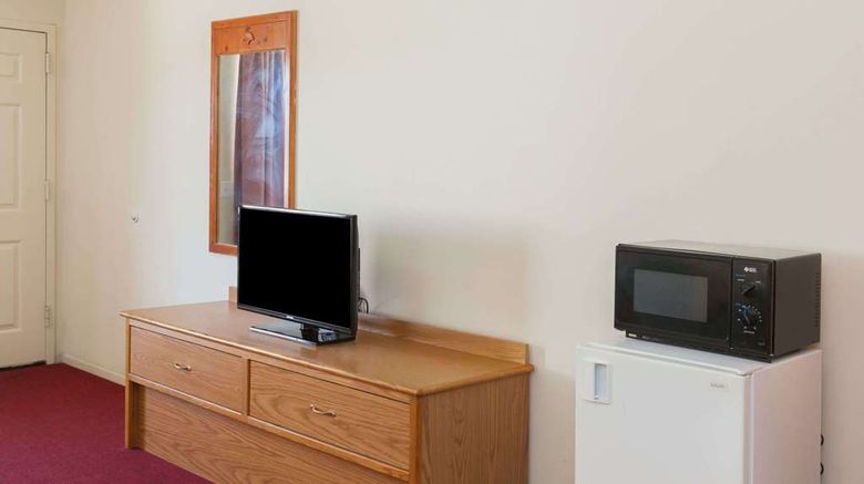 <b>Days Inn Castaic Six Flags Magic Mt Room</b>. Images powered by <a href="https://iceportal.shijigroup.com/" title="IcePortal" target="_blank">IcePortal</a>.