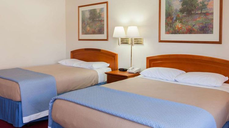 Days Inn Castaic Six Flags Magic Mt Room